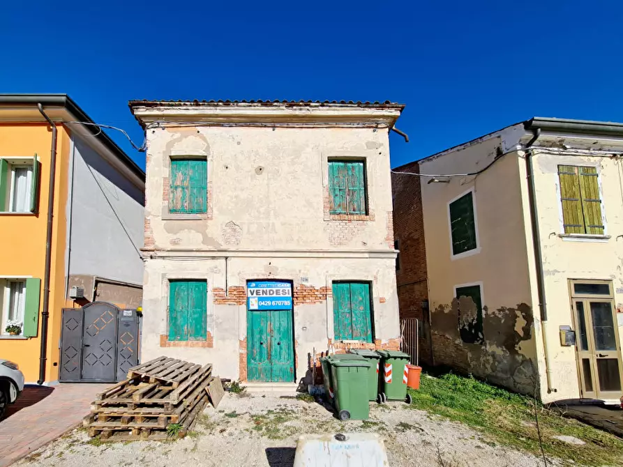 Immagine 1 di Casa indipendente in vendita  in VIA UMBERTO 1° a Borgo Veneto