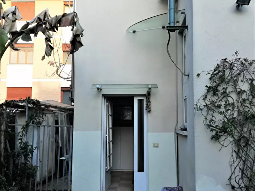 Immagine 1 di Casa indipendente in affitto  in via Sorio a Padova