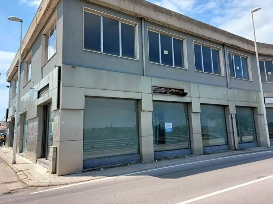 Immagine 1 di Negozio in vendita  in Viale Porto Torres, N. 16/A a Sassari