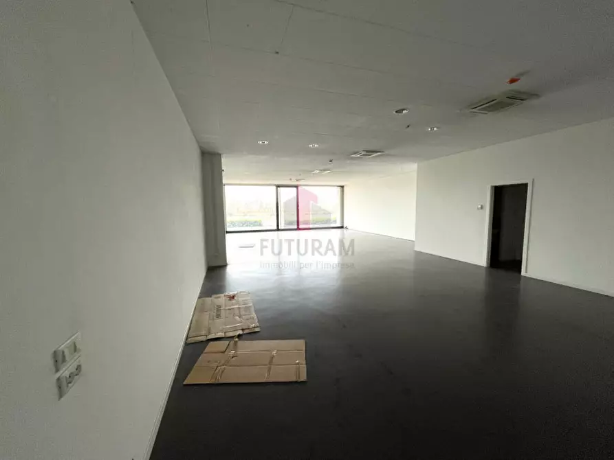 Immagine 6 di Negozio in vendita  in Via COLOMBARE a Schiavon