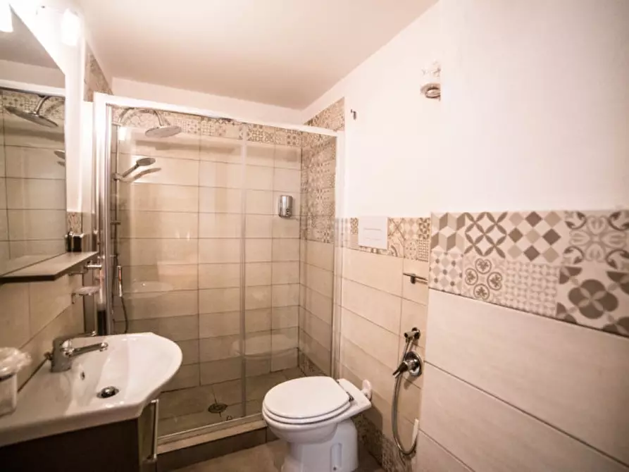 Immagine 1 di Camera in affitto  in Vico dei Tarallari a Napoli