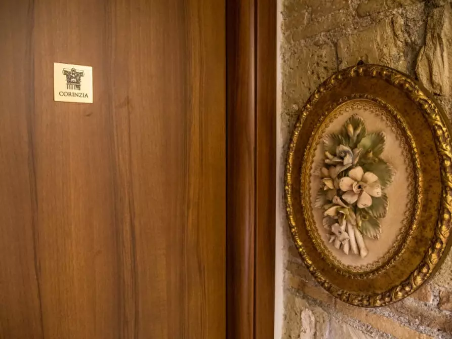 Immagine 5 di Camera in affitto  in Vico dei Tarallari a Napoli