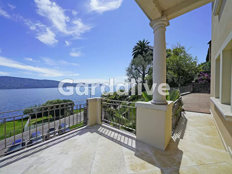 Immagine 2 di Appartamento in vendita  a Gargnano