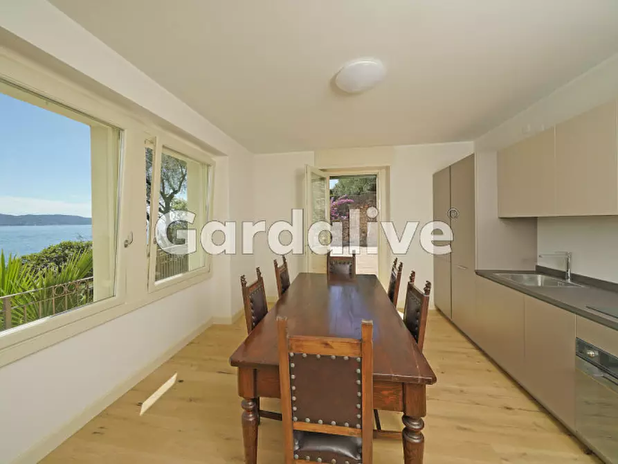 Immagine 7 di Appartamento in vendita  a Gargnano