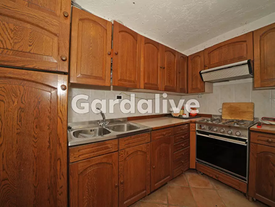 Immagine 21 di Villa in vendita  a Gardone Riviera