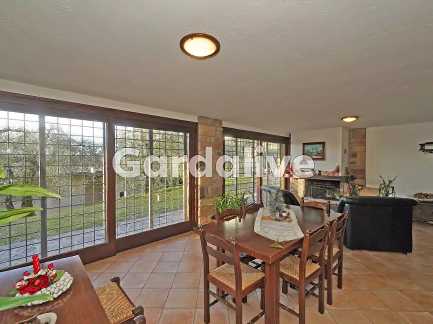 Immagine 23 di Villa in vendita  a Gardone Riviera