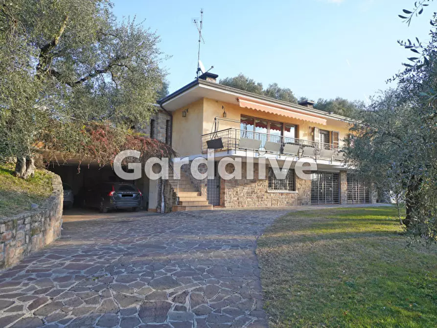 Immagine 25 di Villa in vendita  a Gardone Riviera