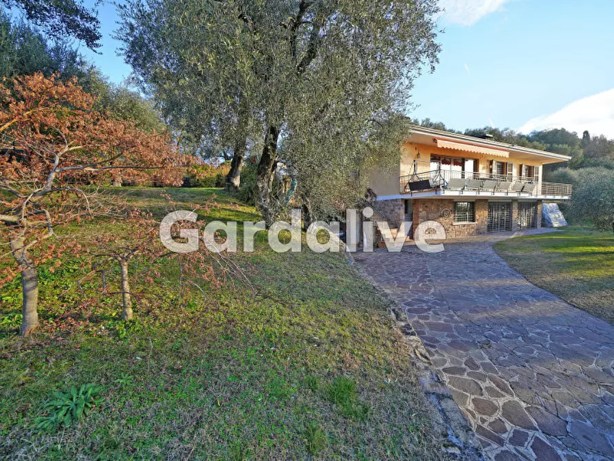 Immagine 26 di Villa in vendita  a Gardone Riviera