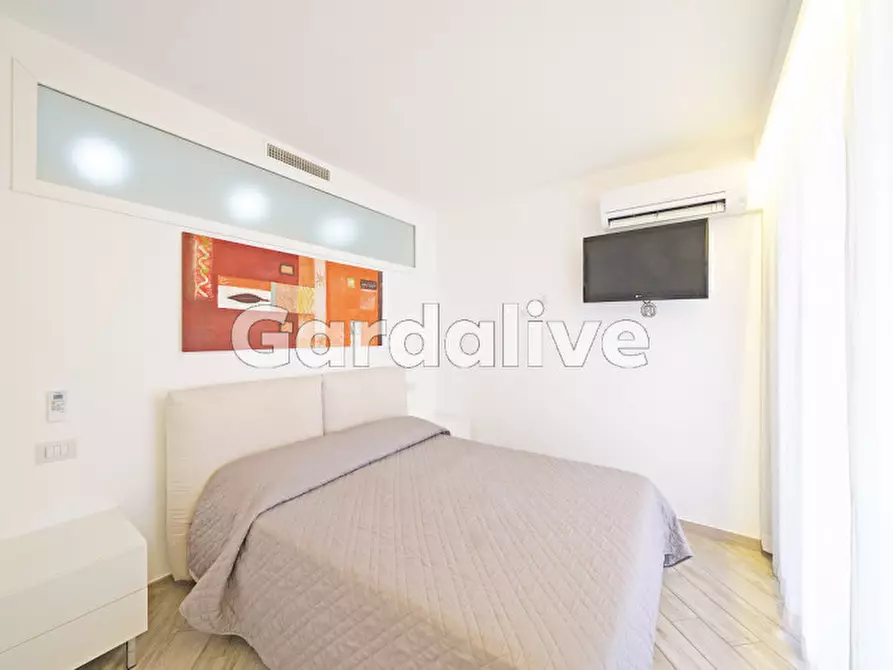 Immagine 18 di Appartamento in vendita  in Via Verona a Sirmione