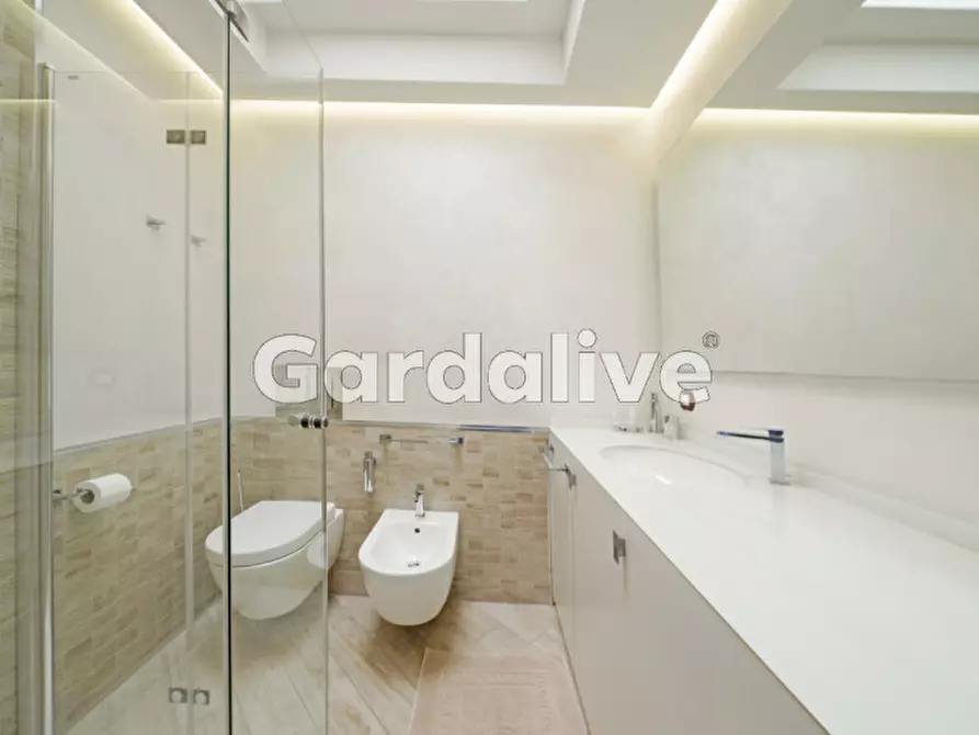 Immagine 21 di Appartamento in vendita  in Via Verona a Sirmione