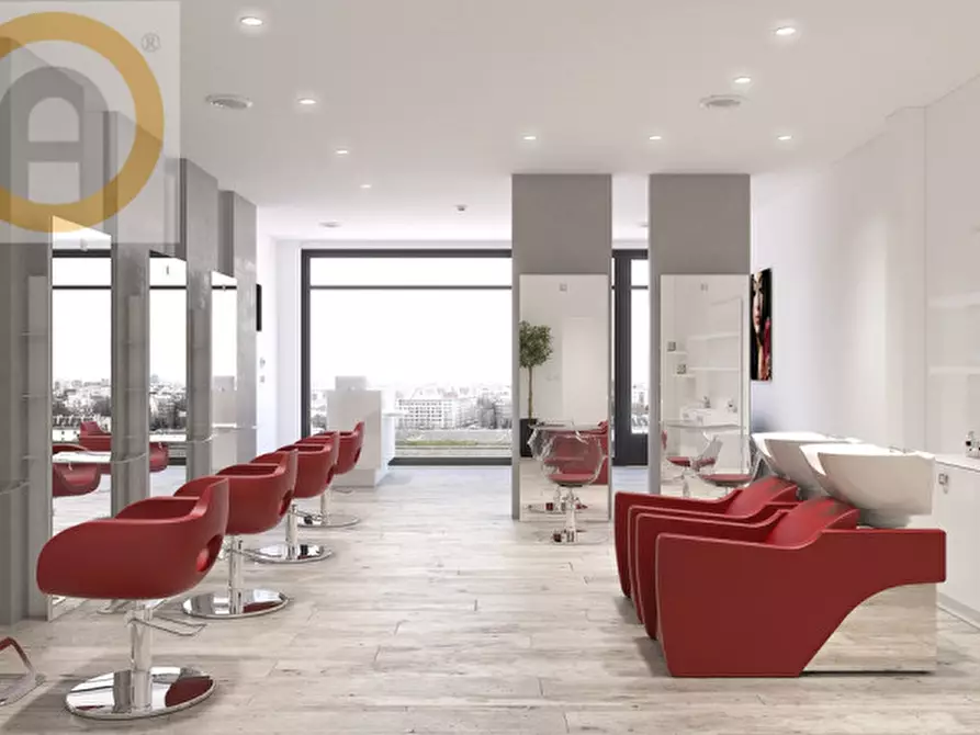 Immagine 6 di Negozio in vendita  a Bassano Del Grappa