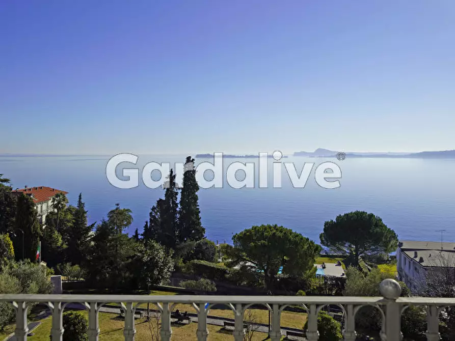 Immagine 3 di Appartamento in vendita  a Gardone Riviera