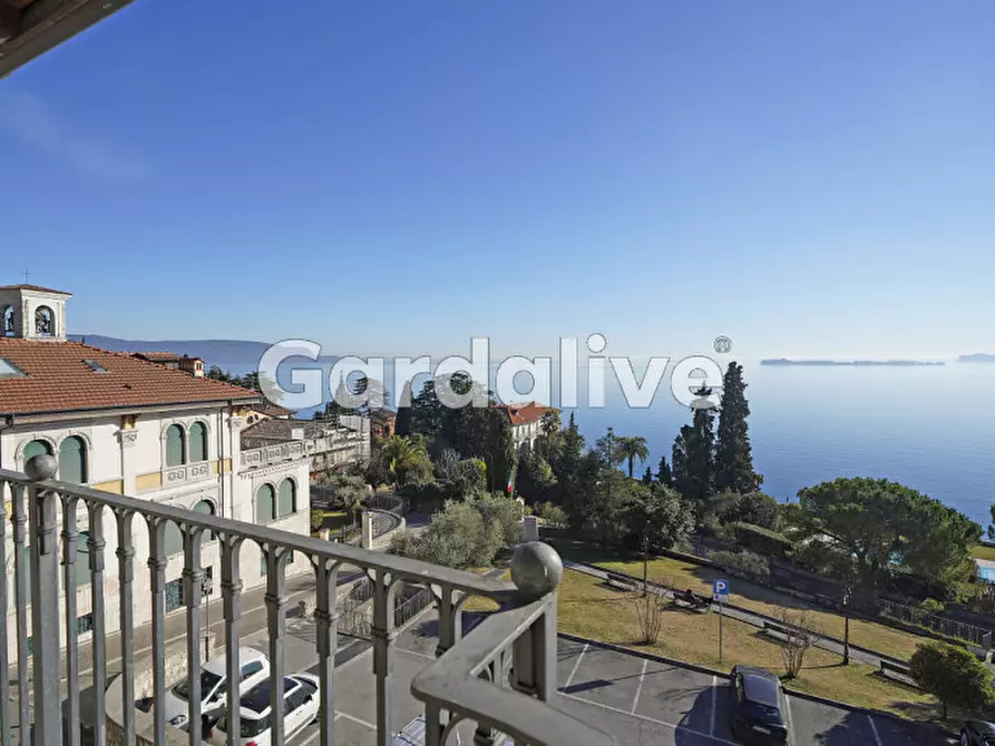 Immagine 5 di Appartamento in vendita  a Gardone Riviera