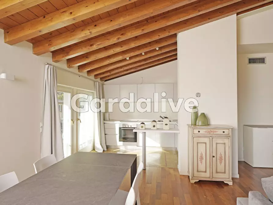 Immagine 6 di Appartamento in vendita  a Gardone Riviera