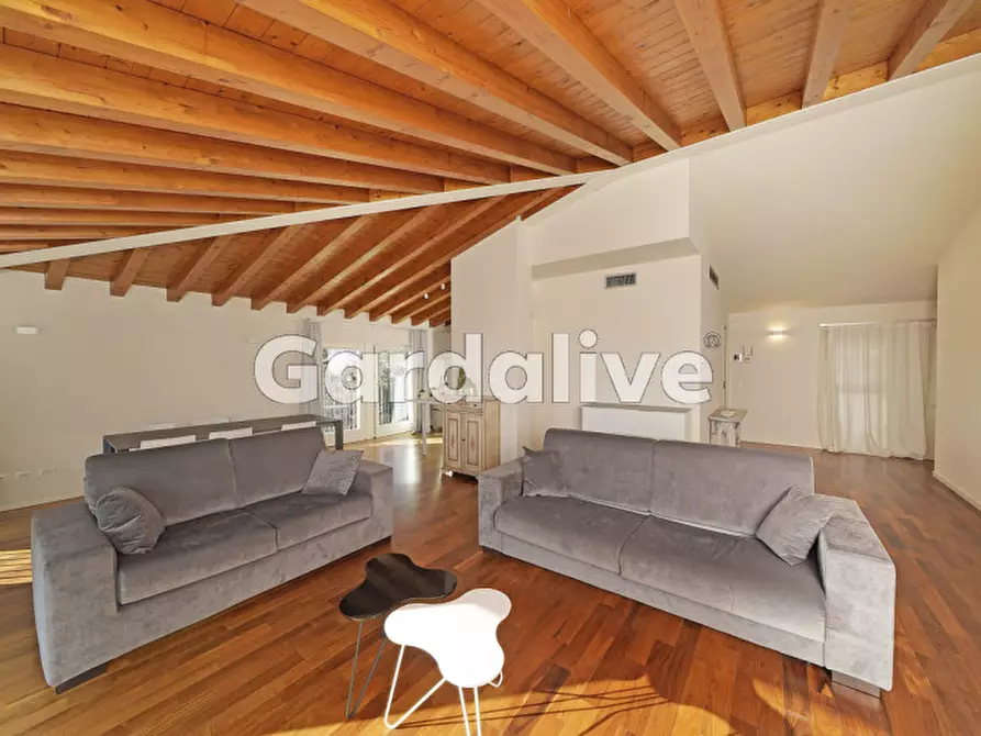 Immagine 7 di Appartamento in vendita  a Gardone Riviera