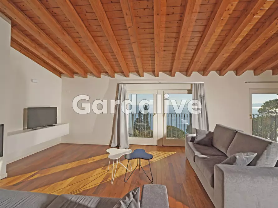 Immagine 9 di Appartamento in vendita  a Gardone Riviera