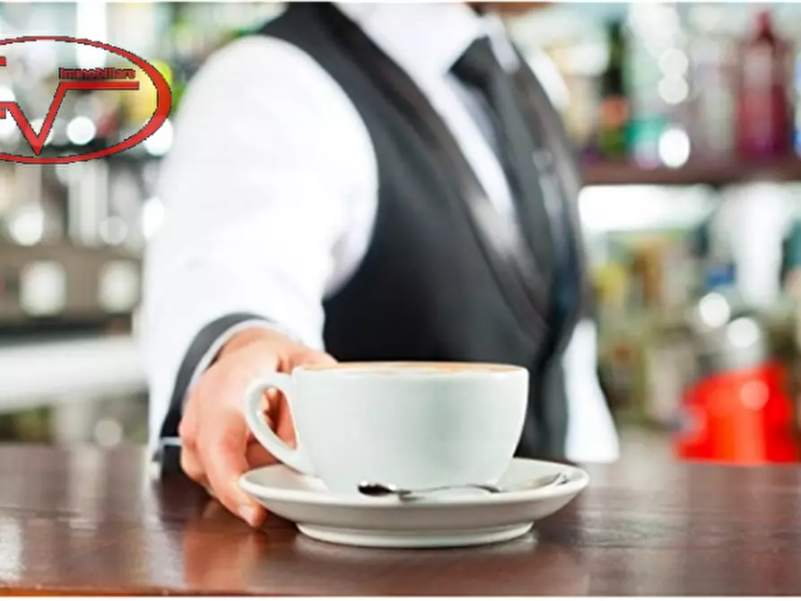 Immagine 2 di Attività commerciale in vendita  a Loro Ciuffenna