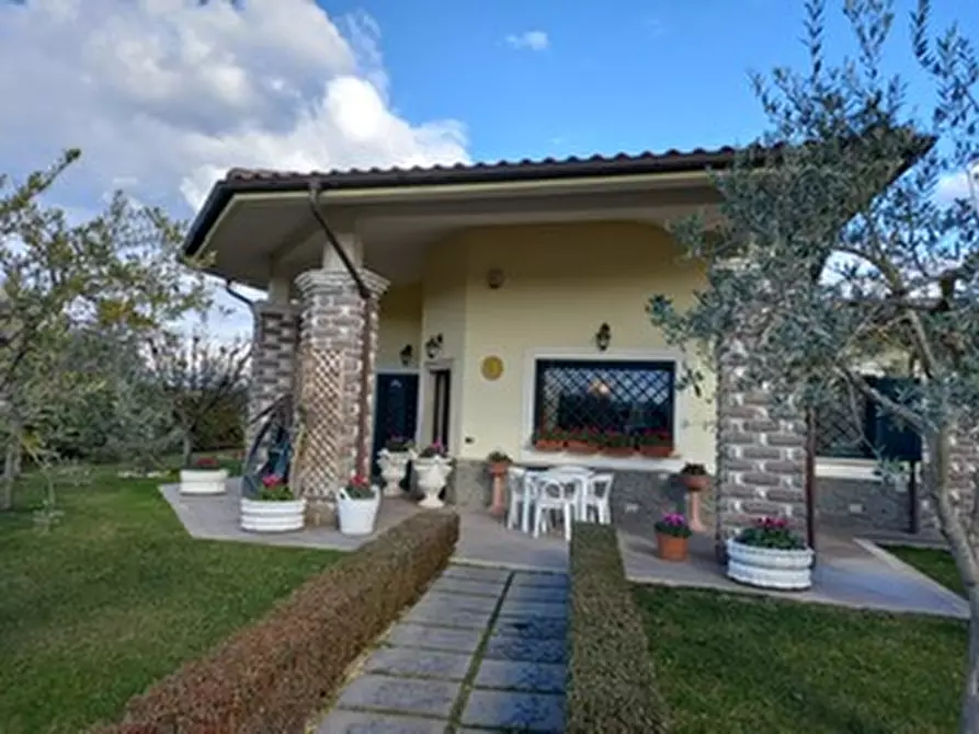 Immagine 6 di Villa in vendita  in via bologna a Fiano Romano