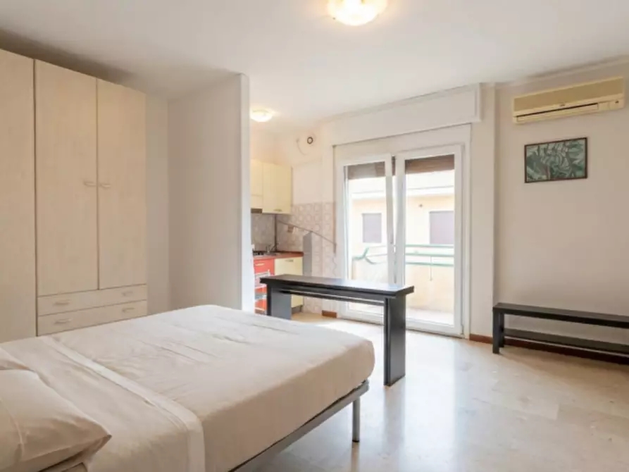 Immagine 22 di Appartamento in affitto  in via Ugo Foscolo a Padova
