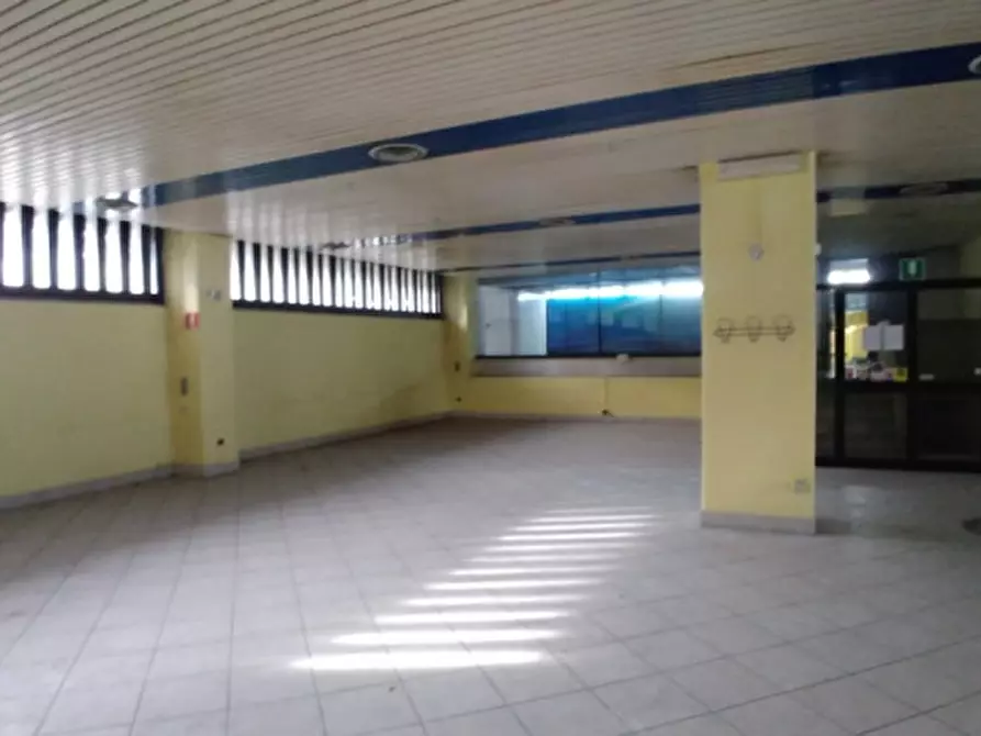 Immagine 21 di Negozio in affitto  in STRADA 1 a Assago