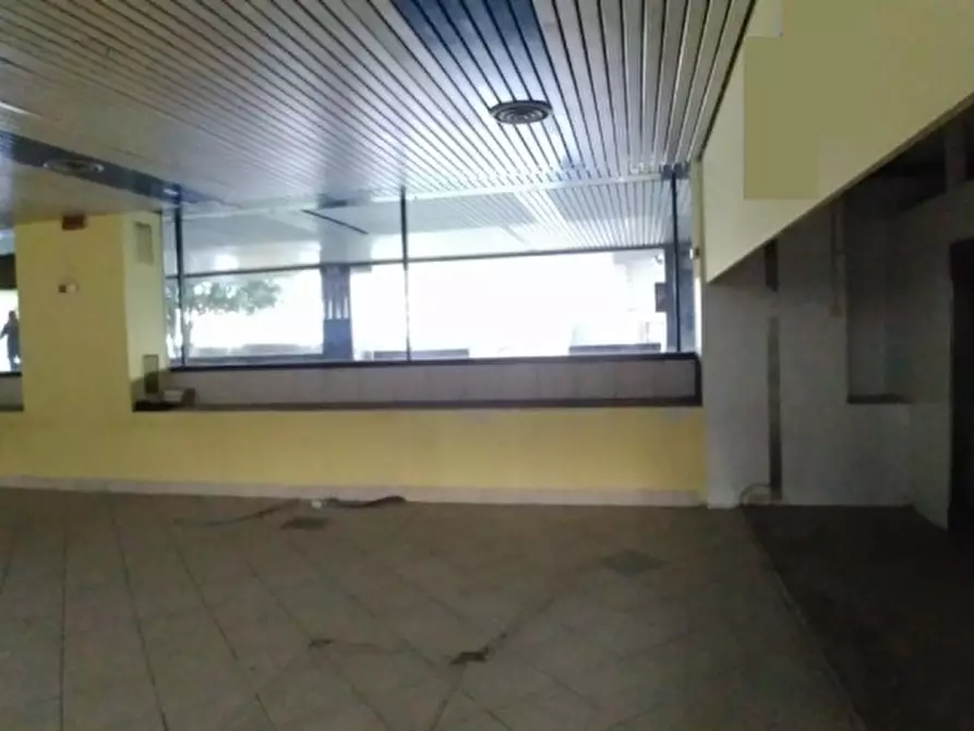Immagine 23 di Negozio in affitto  in STRADA 1 a Assago