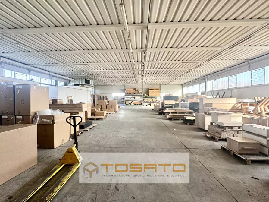 Immagine 1 di Capannone industriale in affitto  a Isola Rizza