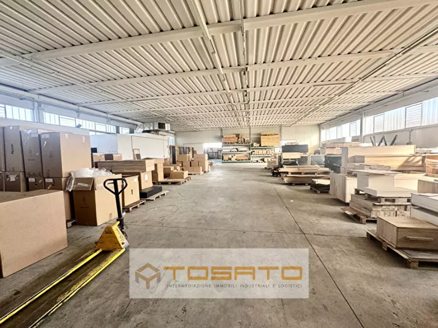 Immagine 2 di Capannone industriale in affitto  a Isola Rizza