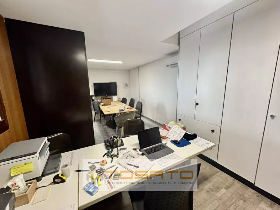 Immagine 7 di Capannone industriale in affitto  a Isola Rizza