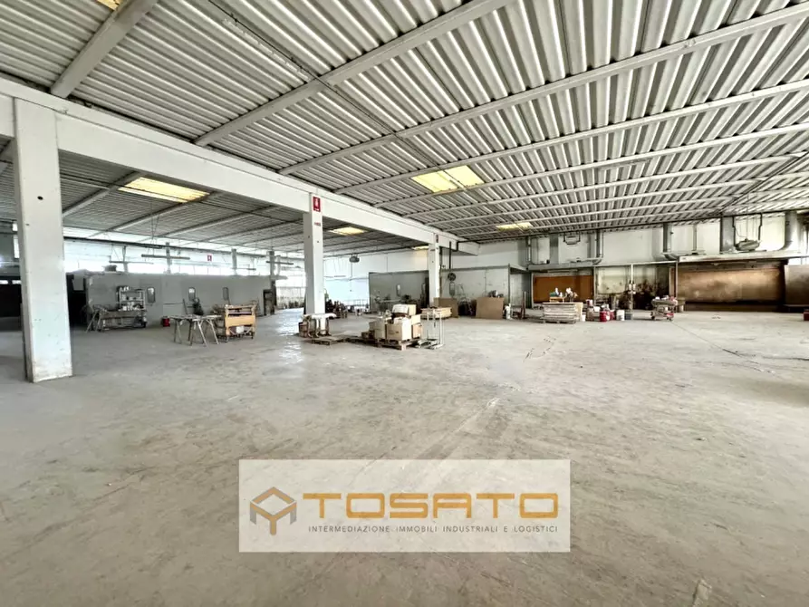 Immagine 2 di Capannone industriale in affitto  a Isola Rizza
