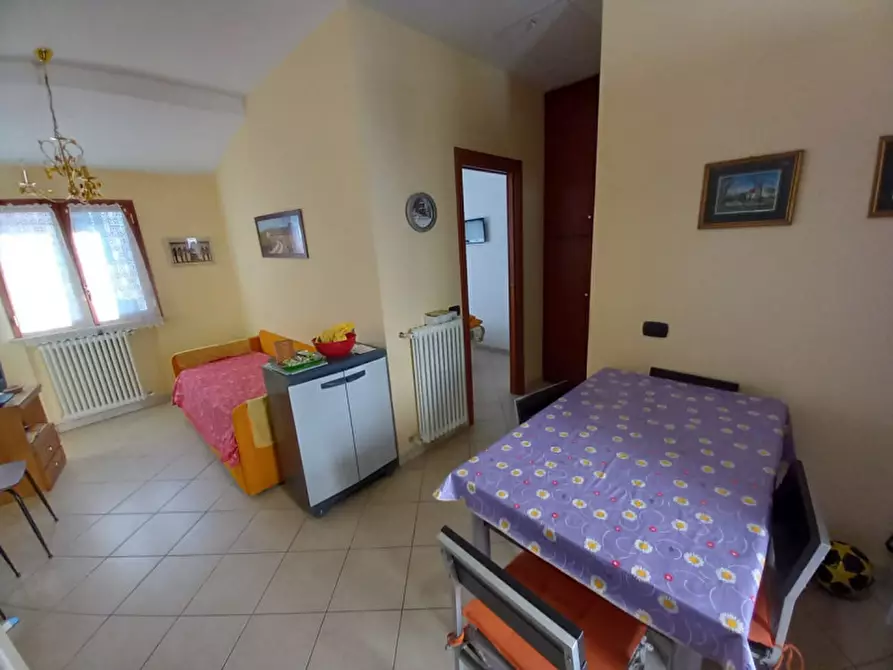 Immagine 3 di Appartamento in vendita  in via delle vigne a Sambuci