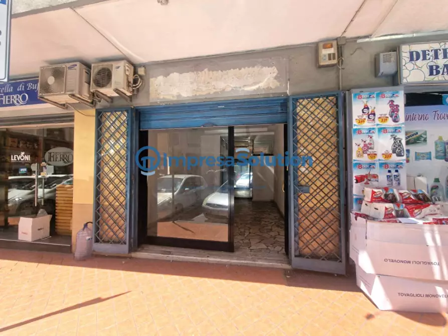 Immagine 6 di Negozio in affitto  in Via Onofrio Fragnito a Napoli