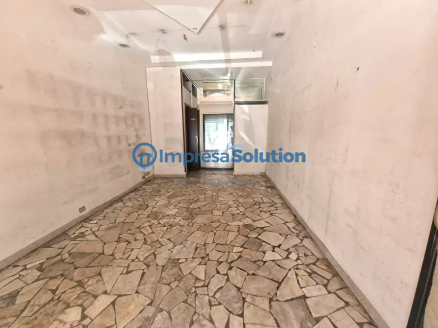 Immagine 11 di Negozio in affitto  in Via Onofrio Fragnito a Napoli