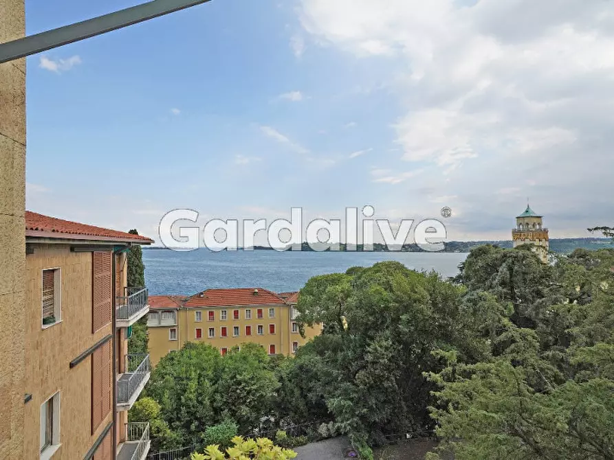 Immagine 2 di Attico in vendita  a Gardone Riviera