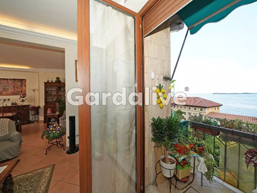 Immagine 9 di Attico in vendita  a Gardone Riviera