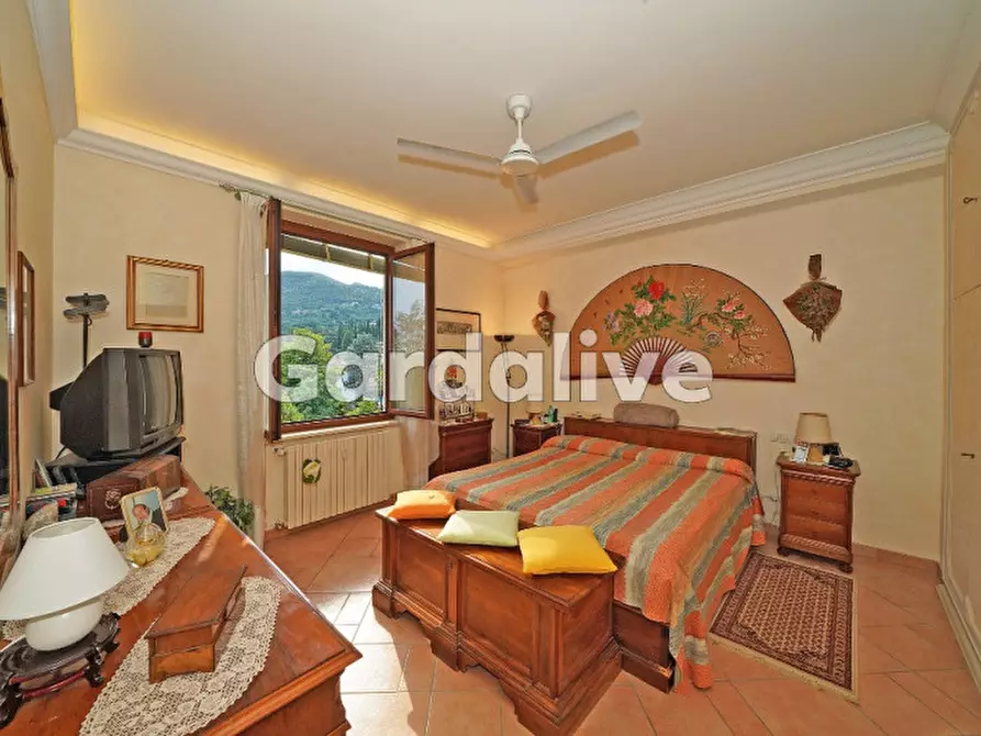 Immagine 11 di Attico in vendita  a Gardone Riviera