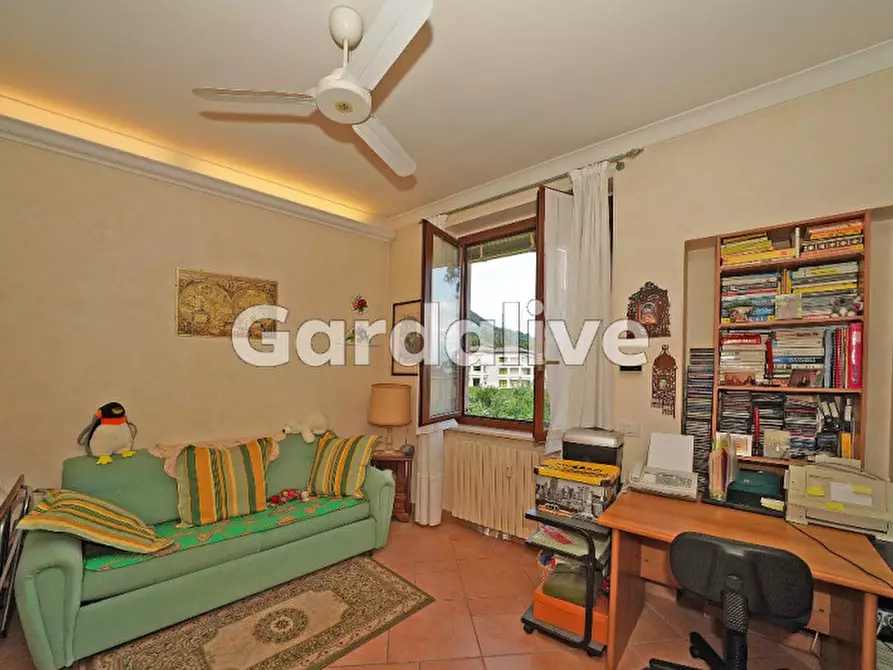 Immagine 13 di Attico in vendita  a Gardone Riviera