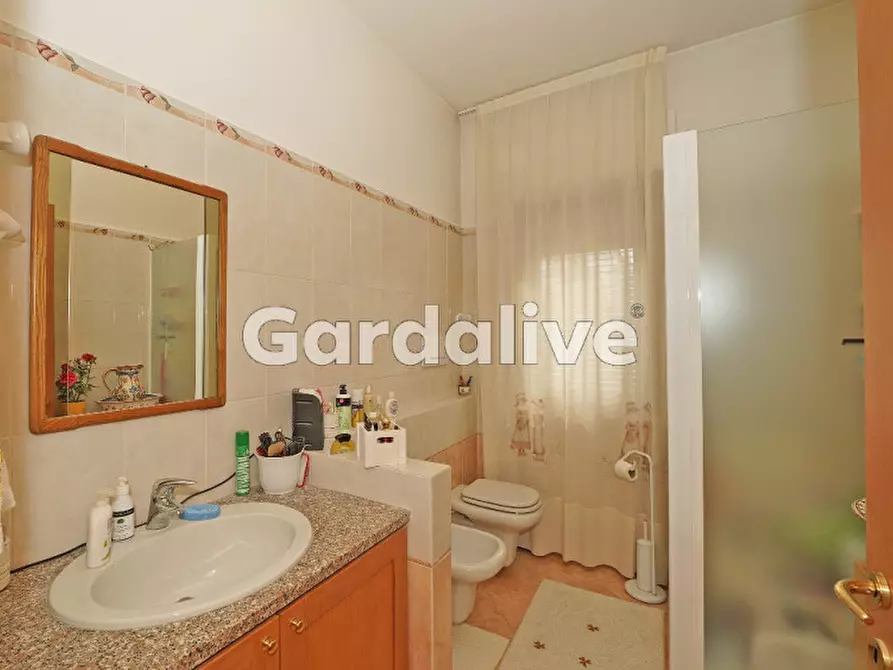 Immagine 15 di Attico in vendita  a Gardone Riviera