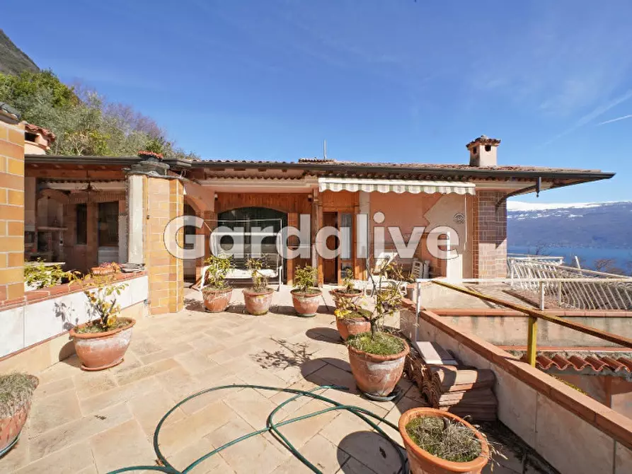 Immagine 2 di Casa indipendente in vendita  a Toscolano-Maderno