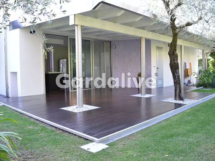 Immagine 3 di Villa in vendita  a Toscolano-Maderno