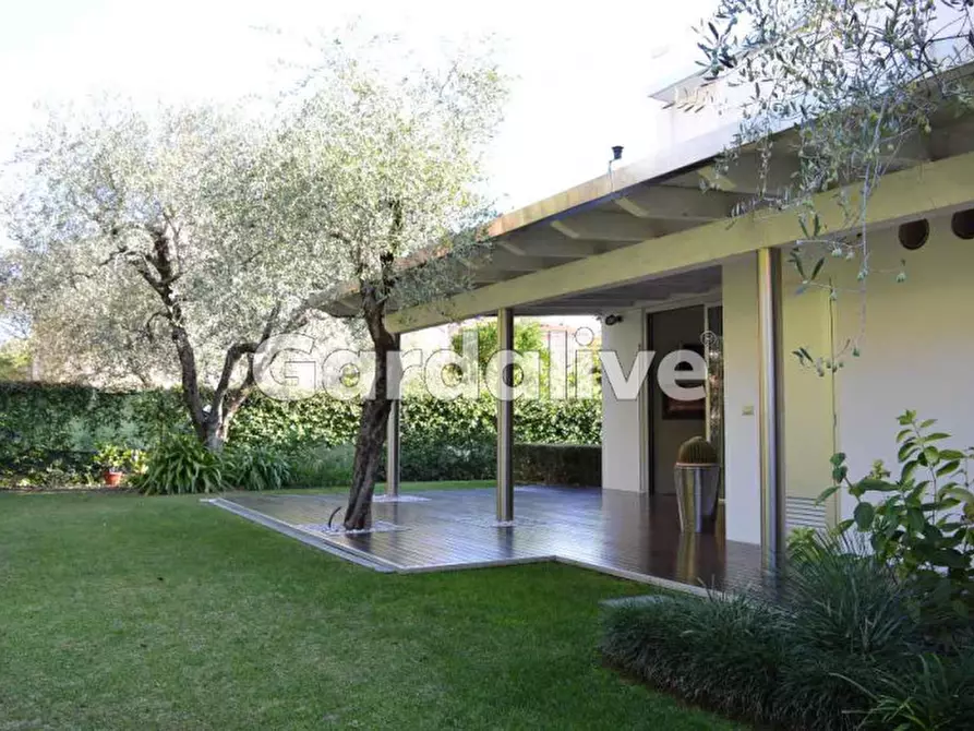 Immagine 4 di Villa in vendita  a Toscolano-Maderno