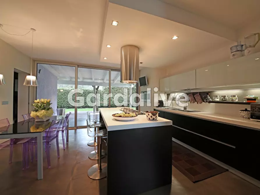 Immagine 7 di Villa in vendita  a Toscolano-Maderno