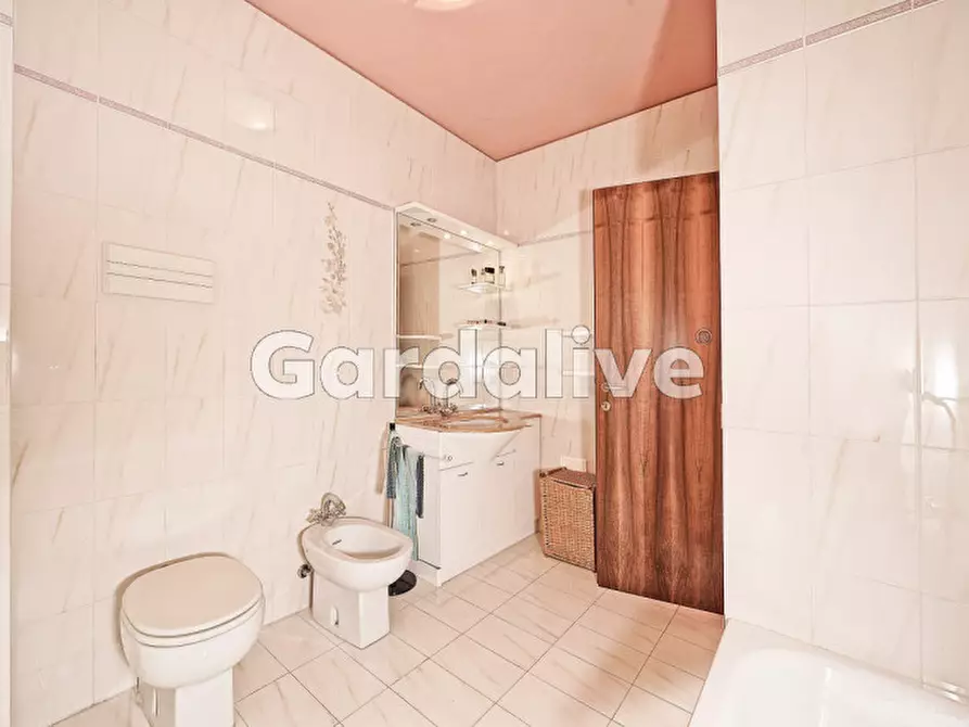 Immagine 9 di Appartamento in vendita  a Toscolano-Maderno