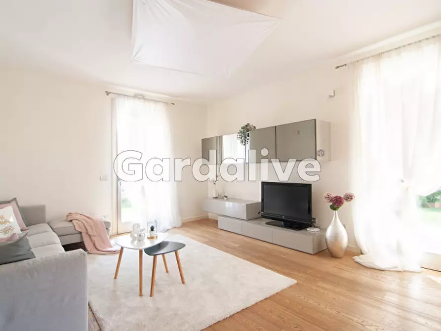 Immagine 5 di Villa in vendita  a Toscolano-Maderno