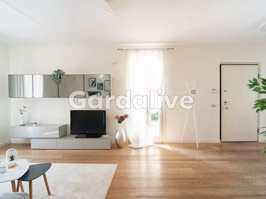 Immagine 7 di Villa in vendita  a Toscolano-Maderno