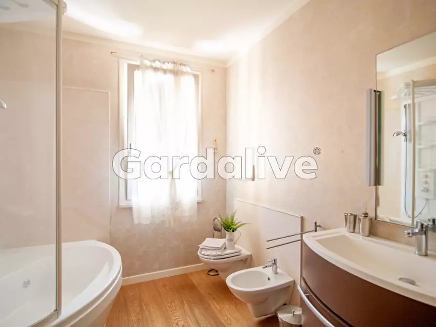 Immagine 11 di Villa in vendita  a Toscolano-Maderno