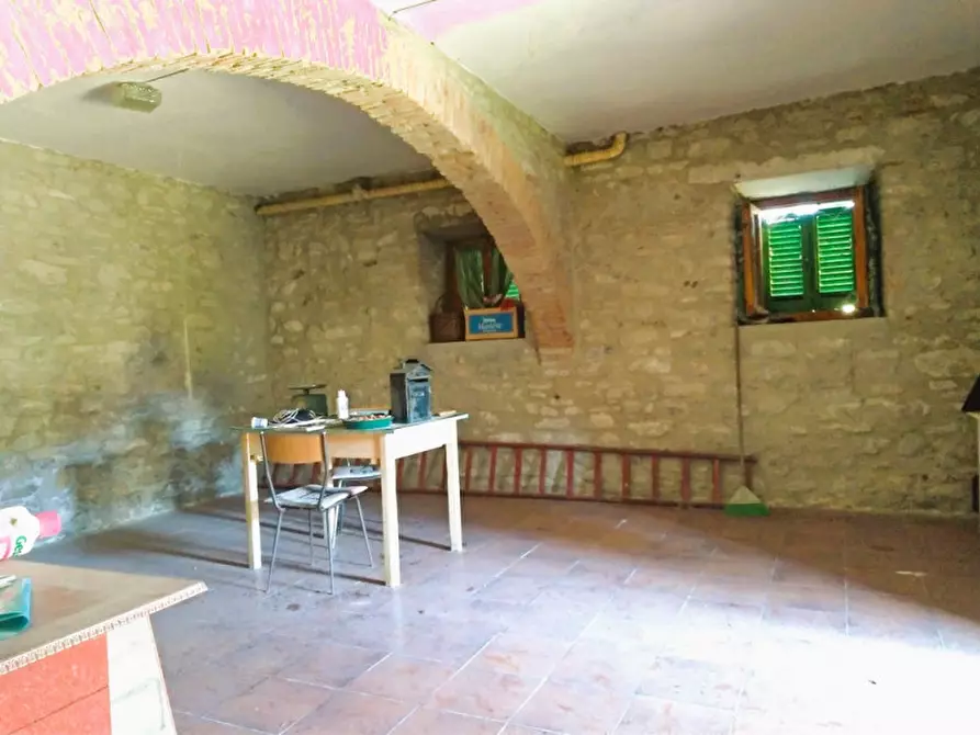 Immagine 2 di Casa indipendente in vendita  in Via del perna a Passignano Sul Trasimeno