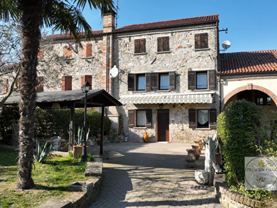 Immagine 2 di Rustico / casale in vendita  in Via Costa a Arqua' Petrarca