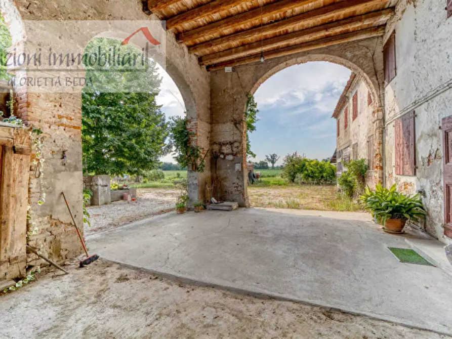 Immagine 1 di Rustico / casale in vendita  in Via San Michele Arcangelo a Mestrino