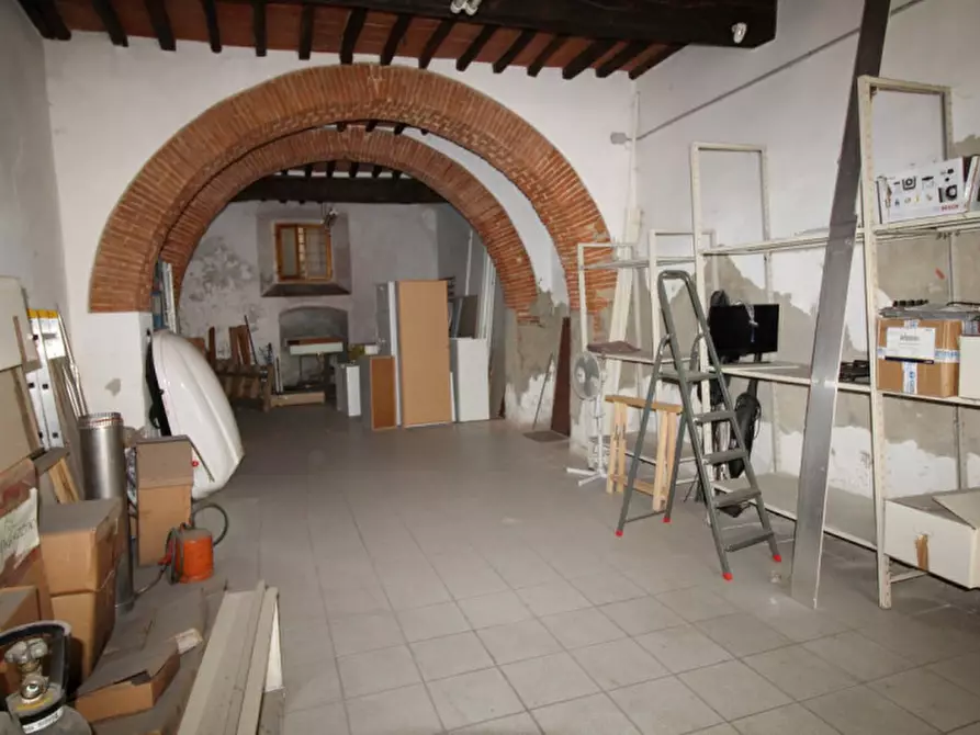 Immagine 3 di Magazzino in vendita  in via cennano a Montevarchi