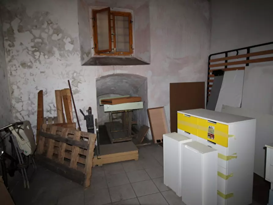 Immagine 6 di Magazzino in vendita  in via cennano a Montevarchi